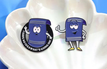 EcoWarra Funny Comedy Anime Towel Toweliie Brooch Enamel Pins I Have No Idea What's Going On Brooches Backpack Lapel Badge Jewelry Gift