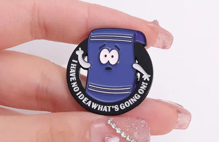 EcoWarra Funny Comedy Anime Towel Toweliie Brooch Enamel Pins I Have No Idea What's Going On Brooches Backpack Lapel Badge Jewelry Gift